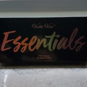 Violet Voss Essentials Palette